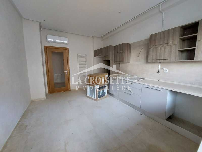 Appartement S+4 à La Soukra